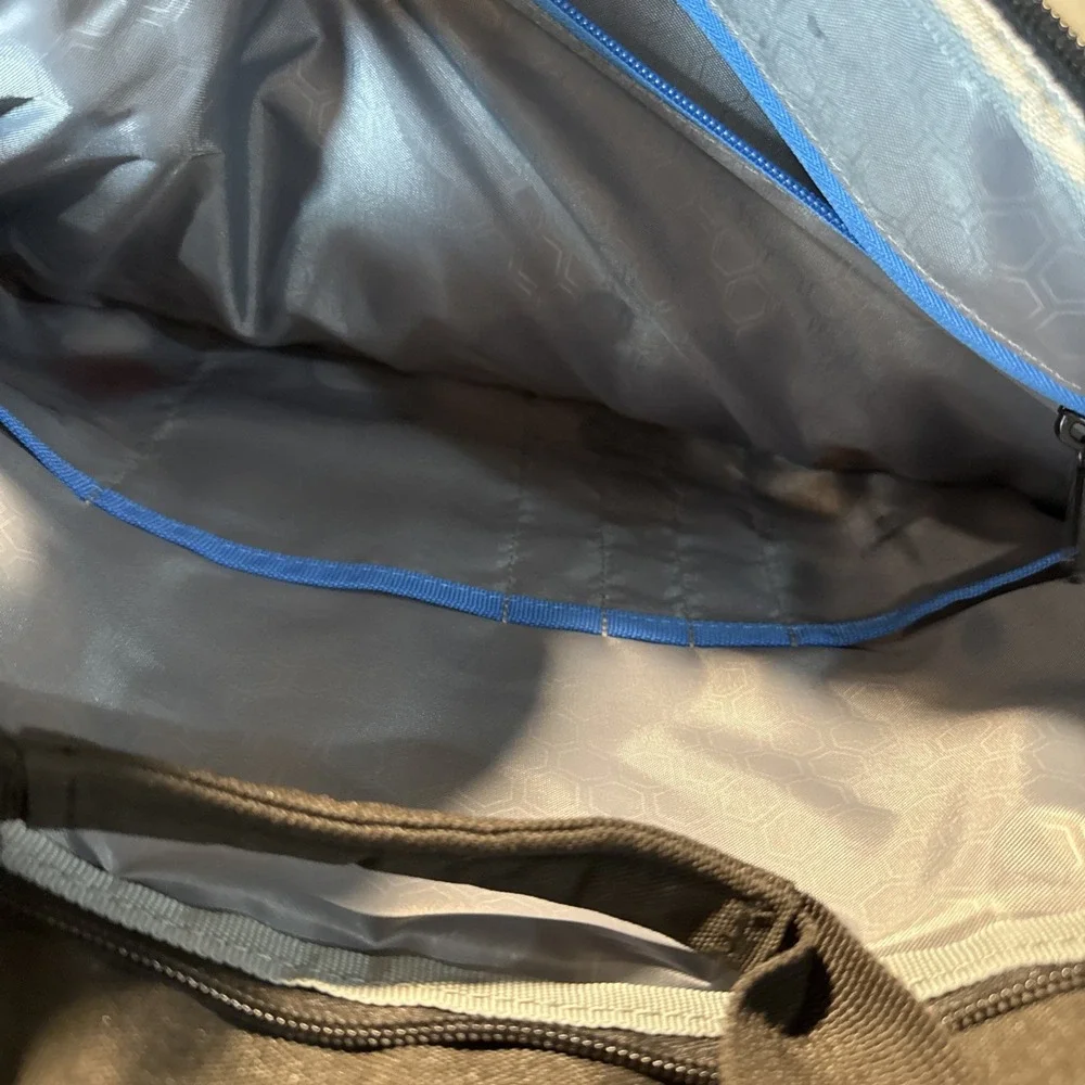 Dell laptop‎ bag Padded 16x13 black multi-pocket zippered Preowned- Stained